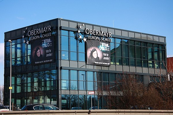 Prior to the final of the event, a banner supporting eventual runner-up Jennifer Braun could be seen on a building in Wiesbaden.