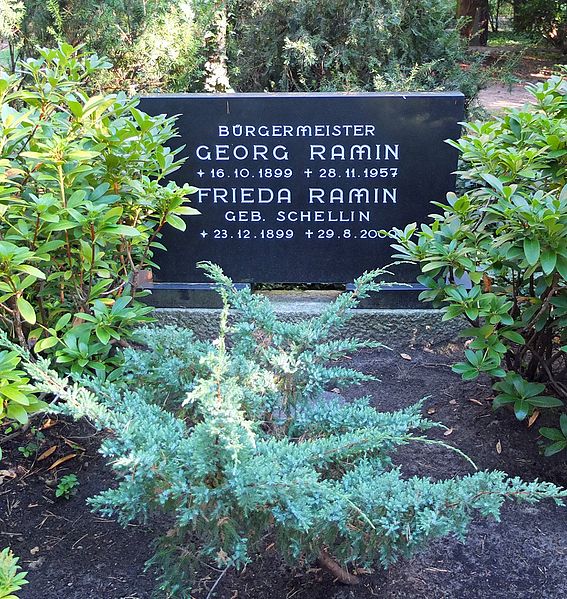 File:2016-09-06 Grab-Georg-Ramin.jpg