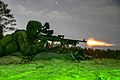 Disparo nocturno de ametralladora M240B