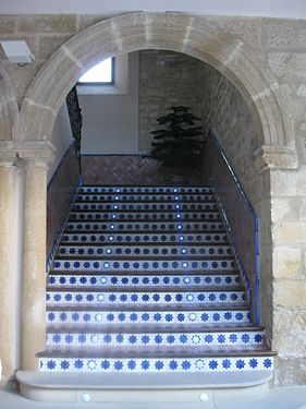 Escaleras en el patio interior del Palacio de Don Luis de la Cueva.