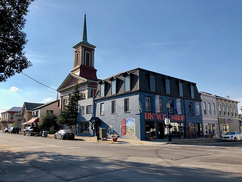 File:3rd Street and Main Street, Aurora, IN (48353508867).jpg