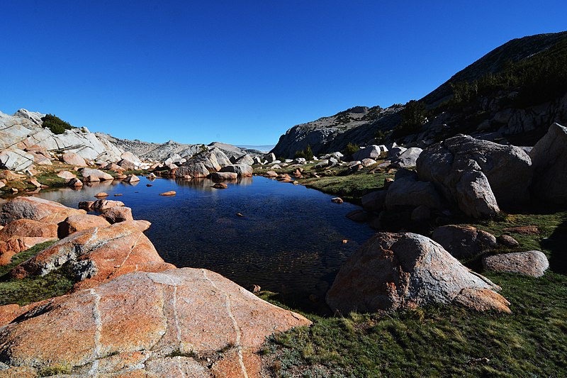 File:A small pond near the top of Vogelsang Pass. Yosemite National Park, California, USA - panoramio.jpg