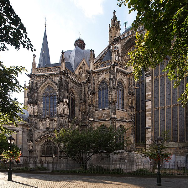 File:Aachen cathedral south side.jpg