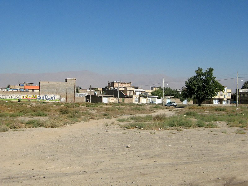 File:Abandoned zone - houses - teazle - Imam Khomeini st near Shatita Mosque - Nishapur 4.JPG