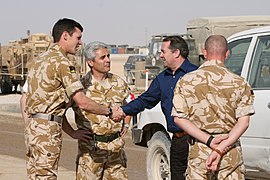 Soldats britanniques portant des No.5 Desert Combat Dress bicolores en 2007..