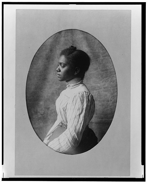 File:African American woman, half-length portrait, left profile LCCN99472140.jpg