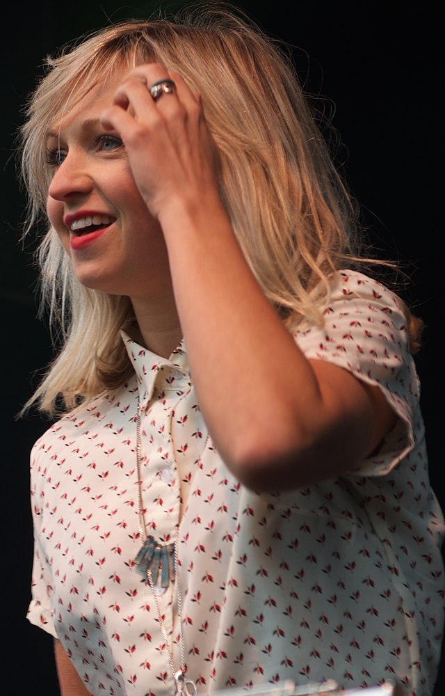 Ashleigh Ball - Wikipedia