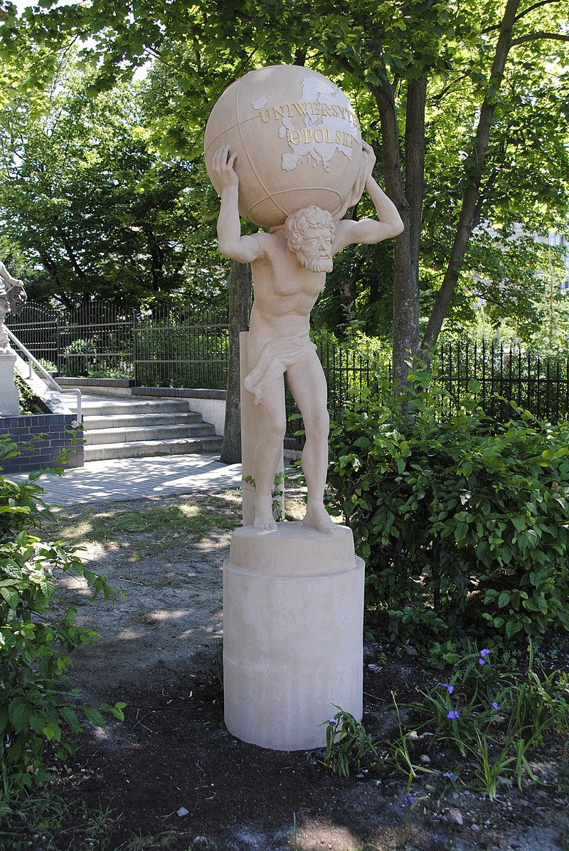 Atlas Statue in Opole1.jpg