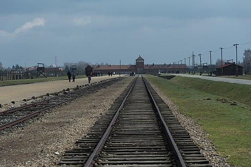 Auswitch-Birkenau vágányok - panoramio