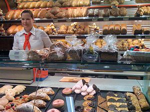 Bäckerei: Backstube, Zur Begrifflichkeit, Entstehung des Bäckerhandwerks