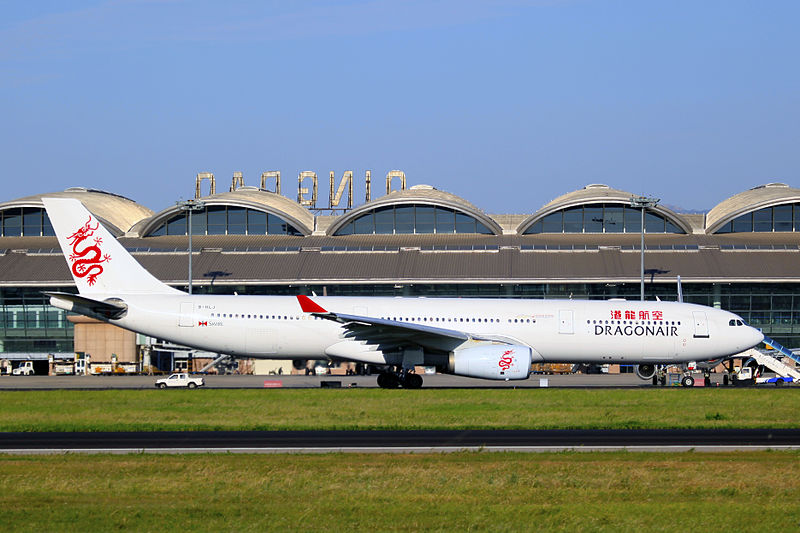 File:B-HLJ - Dragonair - Airbus A330-342 - TAO (10646957084).jpg