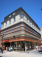 Bauhaus department store Ilmenau.JPG