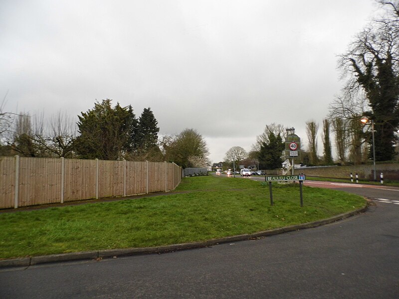 File:Beaulieu Close looking towards Southlea Road - geograph.org.uk - 3374495.jpg