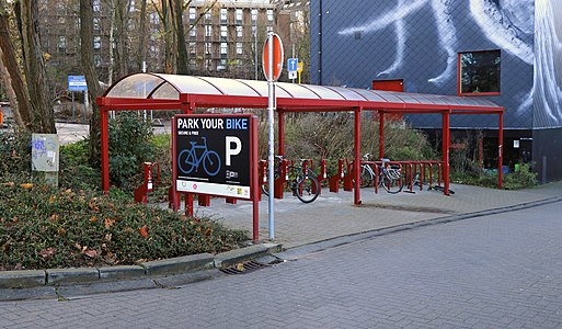 Bélgica - Louvain-la-Neuve - Gare - Aparcamiento de bicicletas - 01.jpg