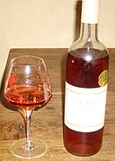Bouteille et verre de Bergerac rosé