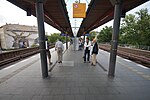 Berlin- Bahnhof Tiergarten- auf Bahnsteig zu Gleisen 3 und 4 8.8.2013.jpg