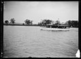 Boat on Potomac River LCCN2016887257.jpg
