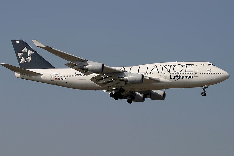 File:Boeing 747-430M, Star Alliance (Lufthansa) AN0552043.jpg