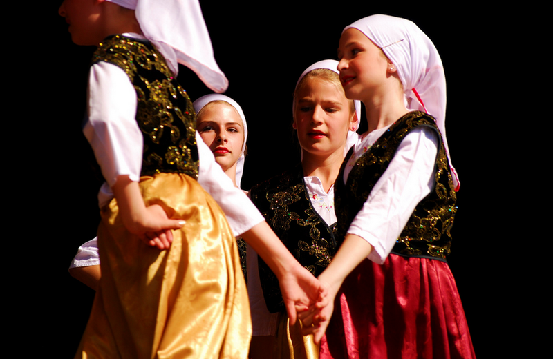 File:Bosnian dance.png