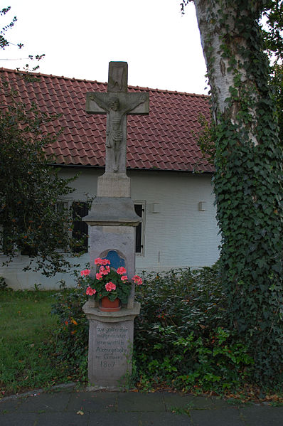 File:Brüggen Wegekreuz Mühlengasse 02.jpg