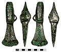 Olkakirveet kiinnityslenkillä, Somersetistä Englannista, ajoitettu 1300 –1100 eaa.