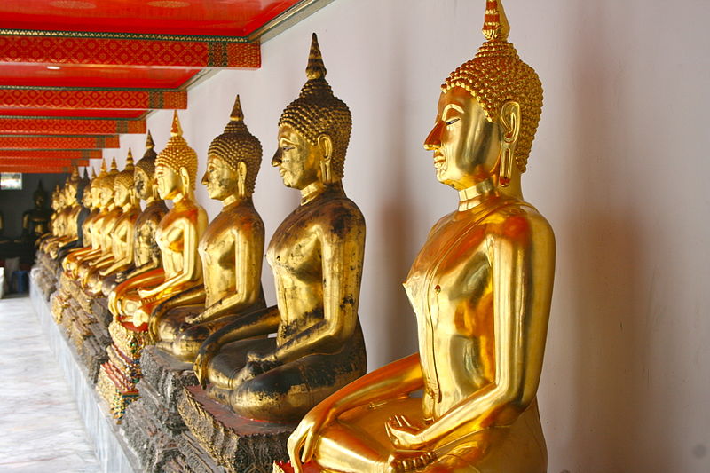 File:Buddhas (8282504558).jpg