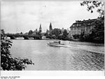 Bundesarchiv Bild 183-74050-0003, Berlin, Köpenicker Schloss, Dahme, Brücke.jpg