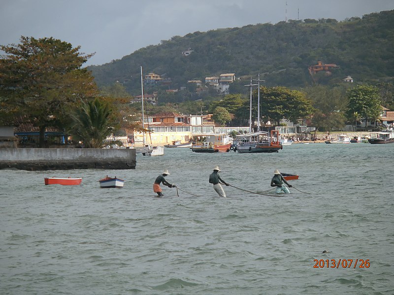 File:Buzios RJ Brasil - Praia da Armação - panoramio.jpg