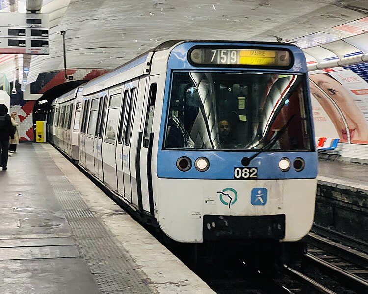 File:CDG RATP Line 7 082 @ Cadet 2023-11-13.jpg