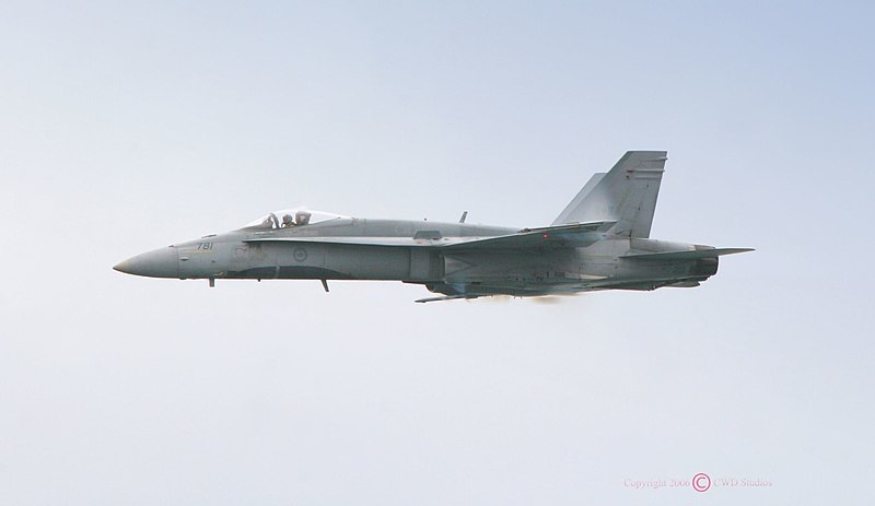 File:CF-18 at 600kts (235532775).jpg