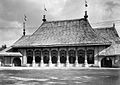 COLLECTIE TROPENMUSEUM Het gebouw van de veeteelttentoonstelling op de jaarmarkt 'Pasar Gambir' van 1936 te Jakarta Java TMnr 10002579.jpg