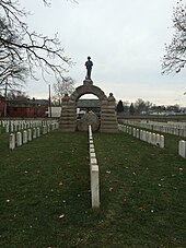 Camp Chase as it stands today, a memorial to fallen soldiers from the American Civil War. Camp Chase graves.JPG