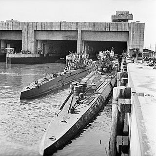 <span class="mw-page-title-main">Submarine pen</span> Bunker housing U-boats