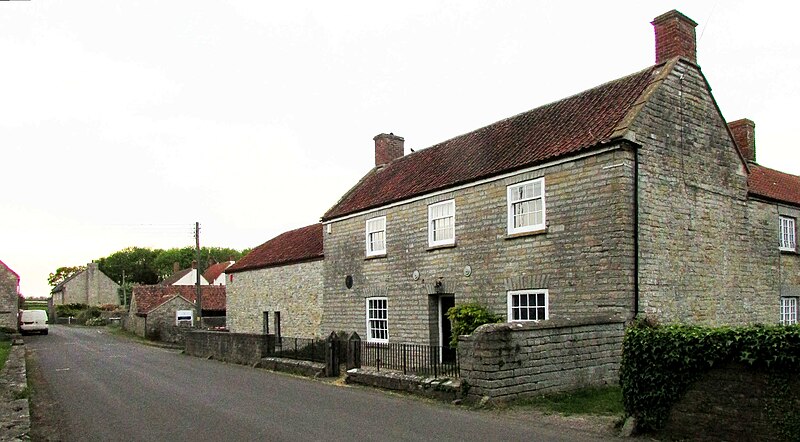 File:Church Farmhouse (geograph 6368951).jpg