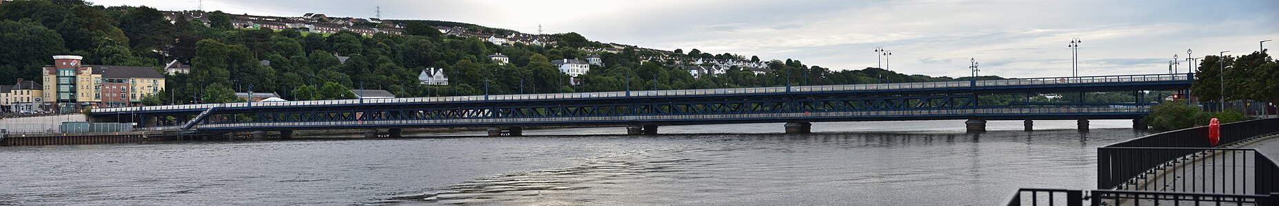Craigavon Bridge, Derry 2018-07-29.jpg