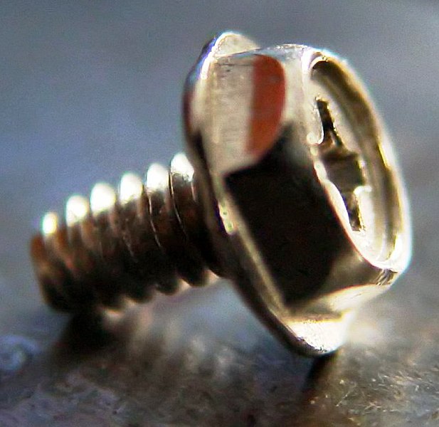 File:Cross slot screw.jpg