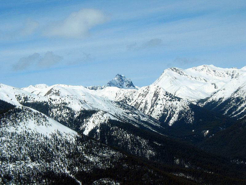 File:Cruising past the Mountains (133547530).jpg