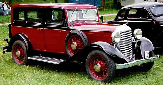 1932 DeSoto Six Series SC 4-Door Sedan