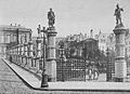 Die Gartenlaube (1892) b 149.jpg Egmonts letzte Wohnstätte. Das Schloß des Herzogs von Arenberg in Brüssel vor dem Brande