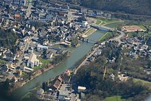 Historic city center with old (front) and new Lahn Bridge and Lock (upper left) Diez Stadtkern.JPG