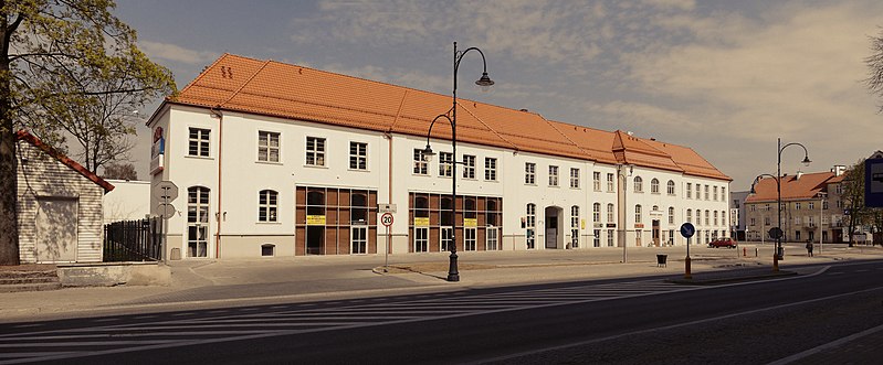 File:Ełk szpital 20.04.2014 skal.jpg