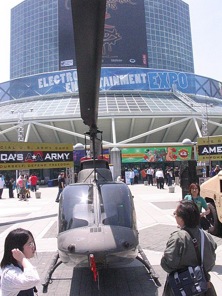 File:E3 2006 (144312789).jpg