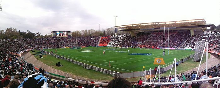 Panorámakép a stadionról rögbimérkőzés közben.