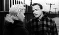 Marlon Brando com Eva Marie Saintem trailer de On the Waterfront 1954.