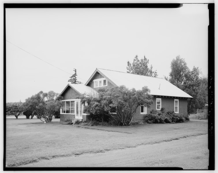 File:FRONT AND SIDE - Agricultural Experiment Station, Kodiak Cottage, Matanuska Trunk Road, Palmer, Matanuska-Susitna Borough, AK HABS AK,13-PALM.V,1A-2.tif