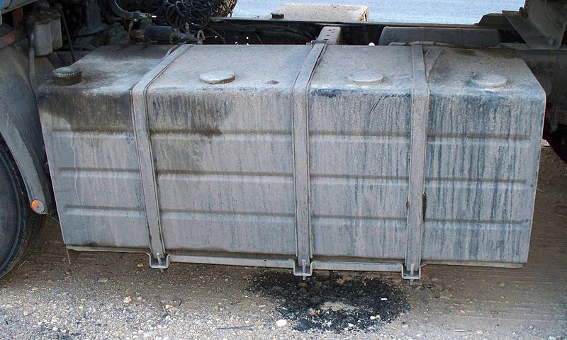 File:Fuel tank of a truck.JPG