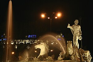 Fuente de Neptuno (Madrid) 02.jpg