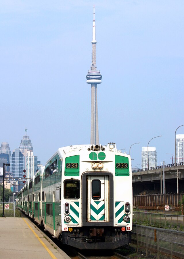 GO Transit train