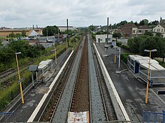 La halte, vue depuis la passerelle.