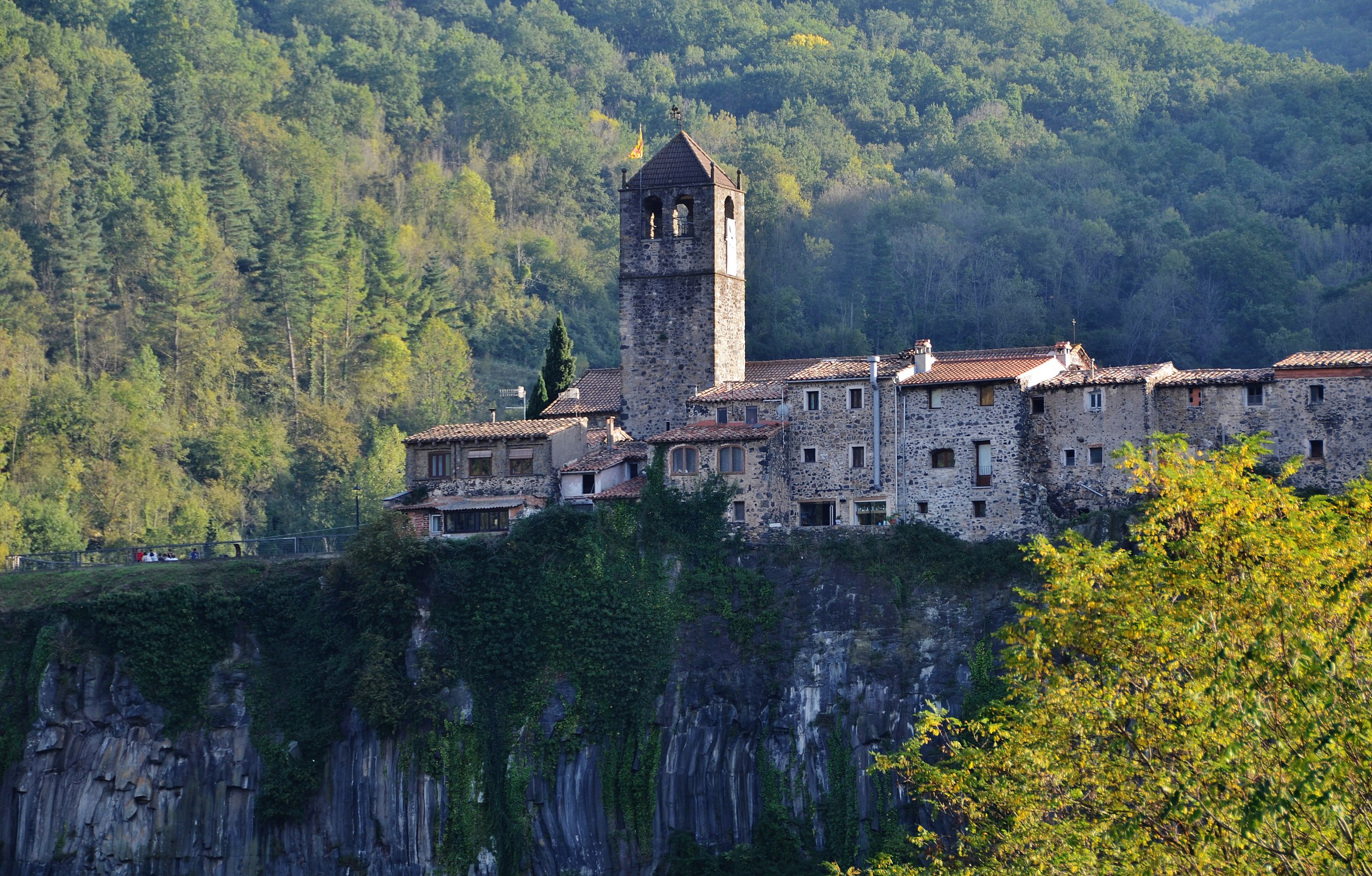 Castellfollit de la Roca - Wikipedia